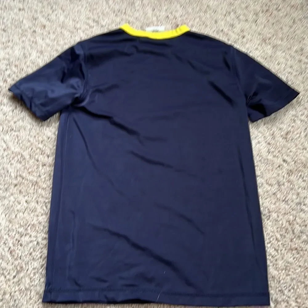 Boys size 10/12 Crazy 8 rash guard.